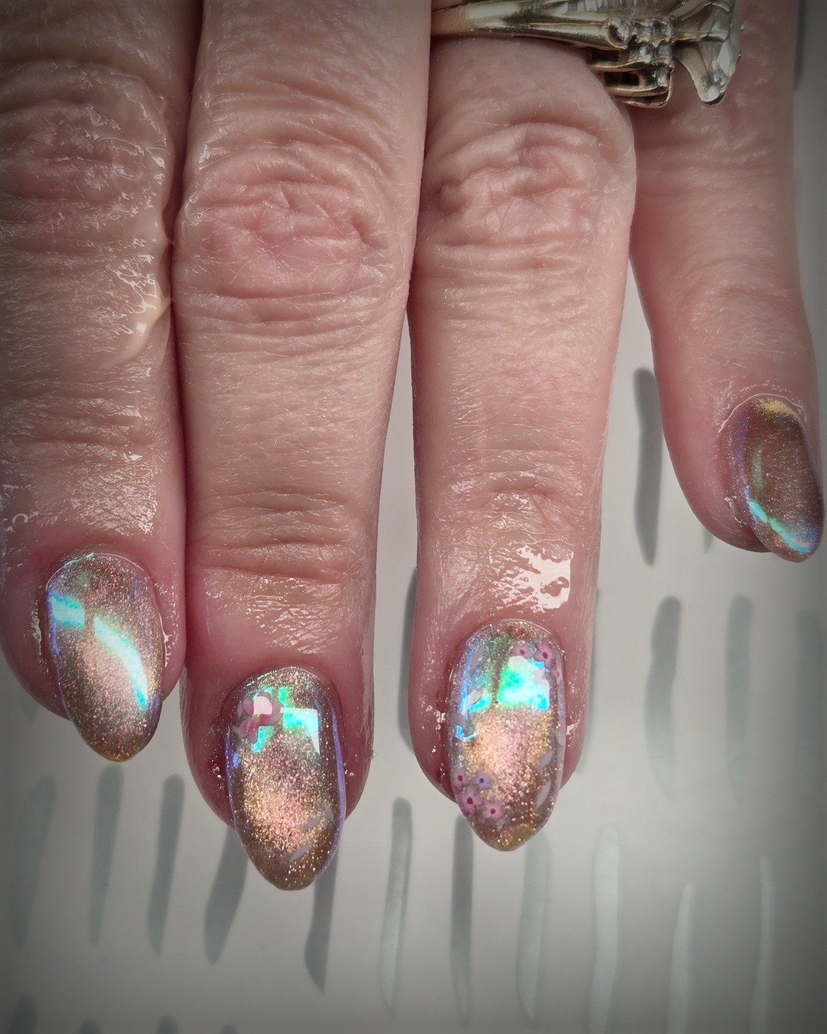 Another stunning cateye set!!

Licensed Nail Tech 
Certified Master Pedicurist 
Located in Mount Horeb, WI

 #nailartist #naildesigns #nailinspo #nailtech #nailart #mounthorebwi #hardgelnails #gelmanicure #polisheddesigns #nails