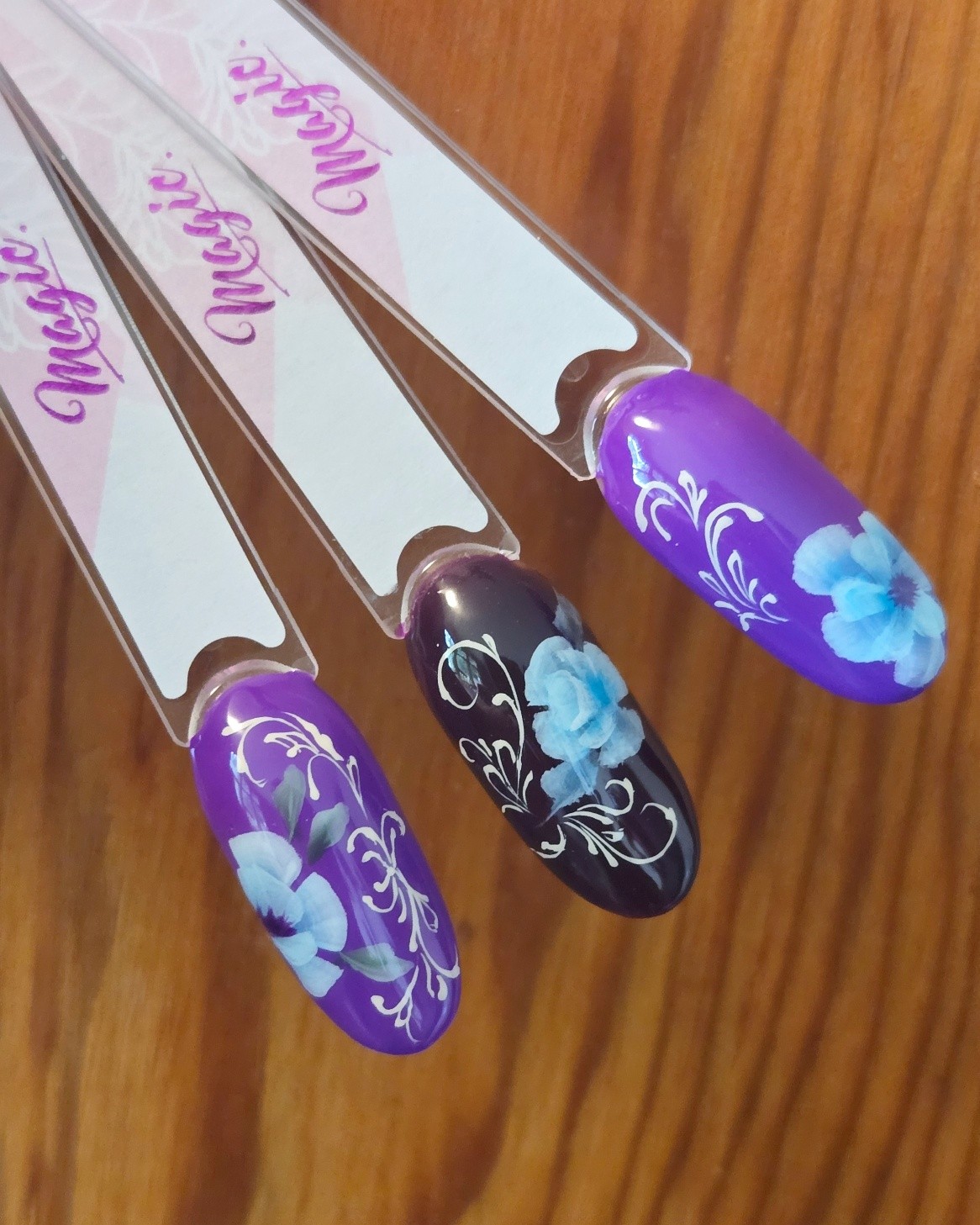 Here is a little sample of what I created in the class I took at the Nail Event in Gatlinburg. We learned one-stroke flowers,  but I added some scroll work to help complete the design!

Thank you Magic USA for the fun class!

 #wisconsinnails #nails #mounthorebnails #wisconsinnails #nailinspo #naillove #nailartist #polisheddesigns #hardgel #nailart #gelnails #mounthorebwi #hardgelnails #magicgelusa