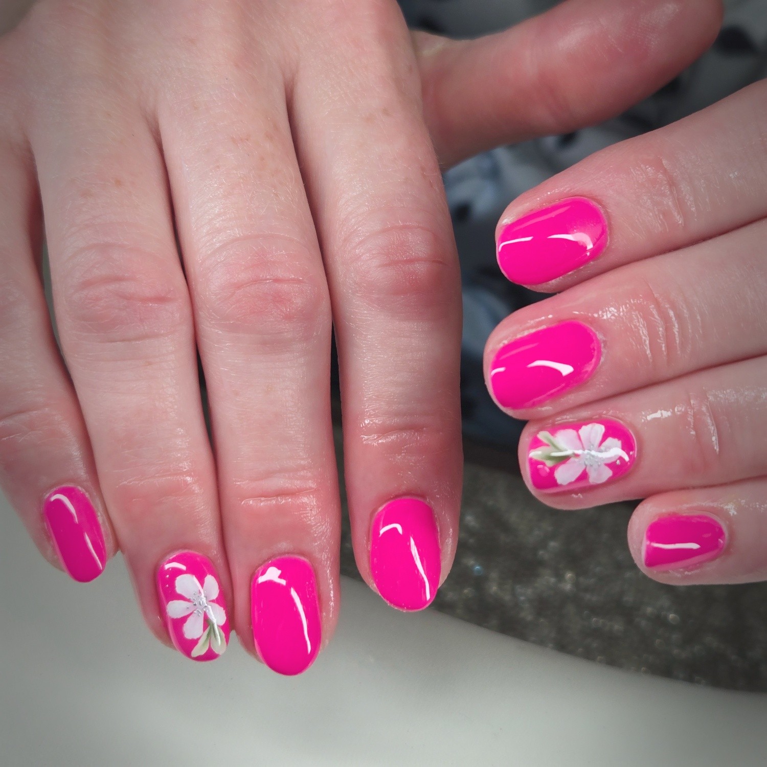 One Stroke Flowers are my favorite!

Licensed Nail Tech 
Certified Master Pedicurist 
Located in Mount Horeb, WI

 #wisconsinnails #naildesigns #mounthorebwi #nails #mounthorebnails #wisconsinnails #nailinspo #naillove #nailartist #polisheddesigns #hardgel #nailart #gelnails
