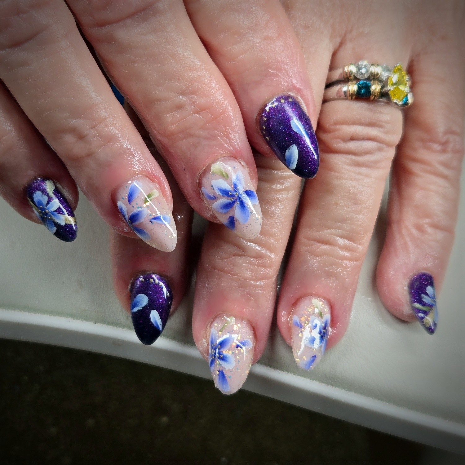 When I get all the paints out, that is my happy place!! I love painting flowers!

 #wisconsinnails #naildesigns #mounthorebwi #nails #mounthorebnails #wisconsinnails #nailinspo #naillove #nailartist #polisheddesigns #hardgel #nailart #gelnails